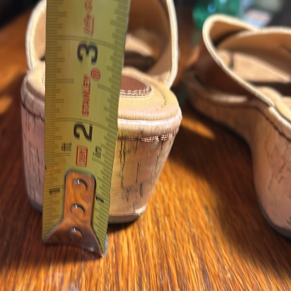 B.o.c. Born Brown Cork Wedge Heel Open Toe Sandal. Size 7 - Picture 11 of 11